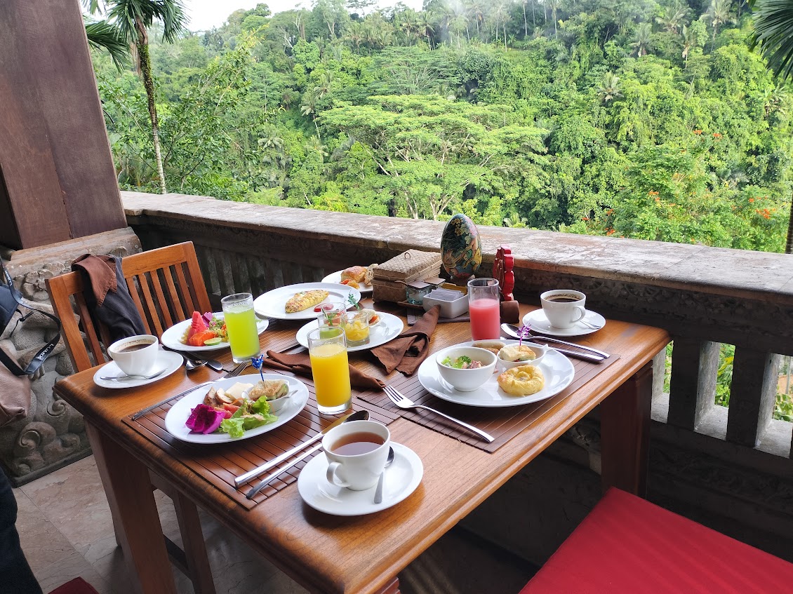 大自然の景色を眺めながら頂く朝食はとても美味しかったです。