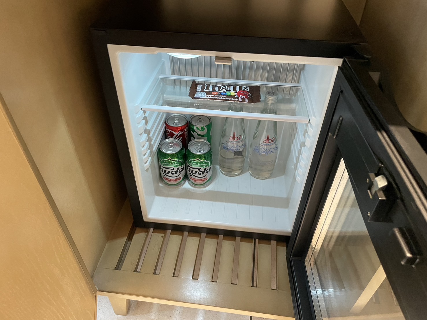 ��¢��/�ߥ˥С�