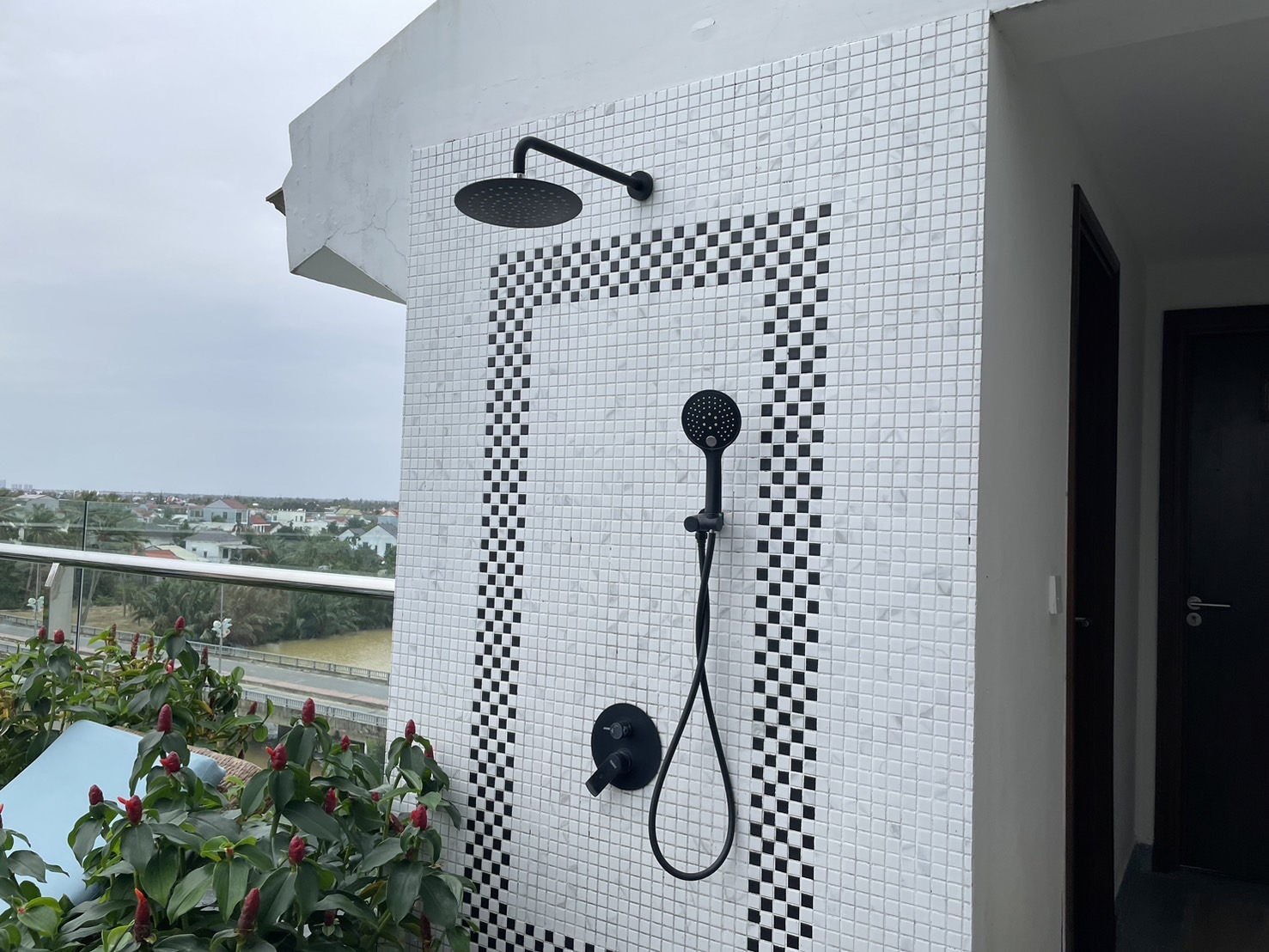 �������ڡ���