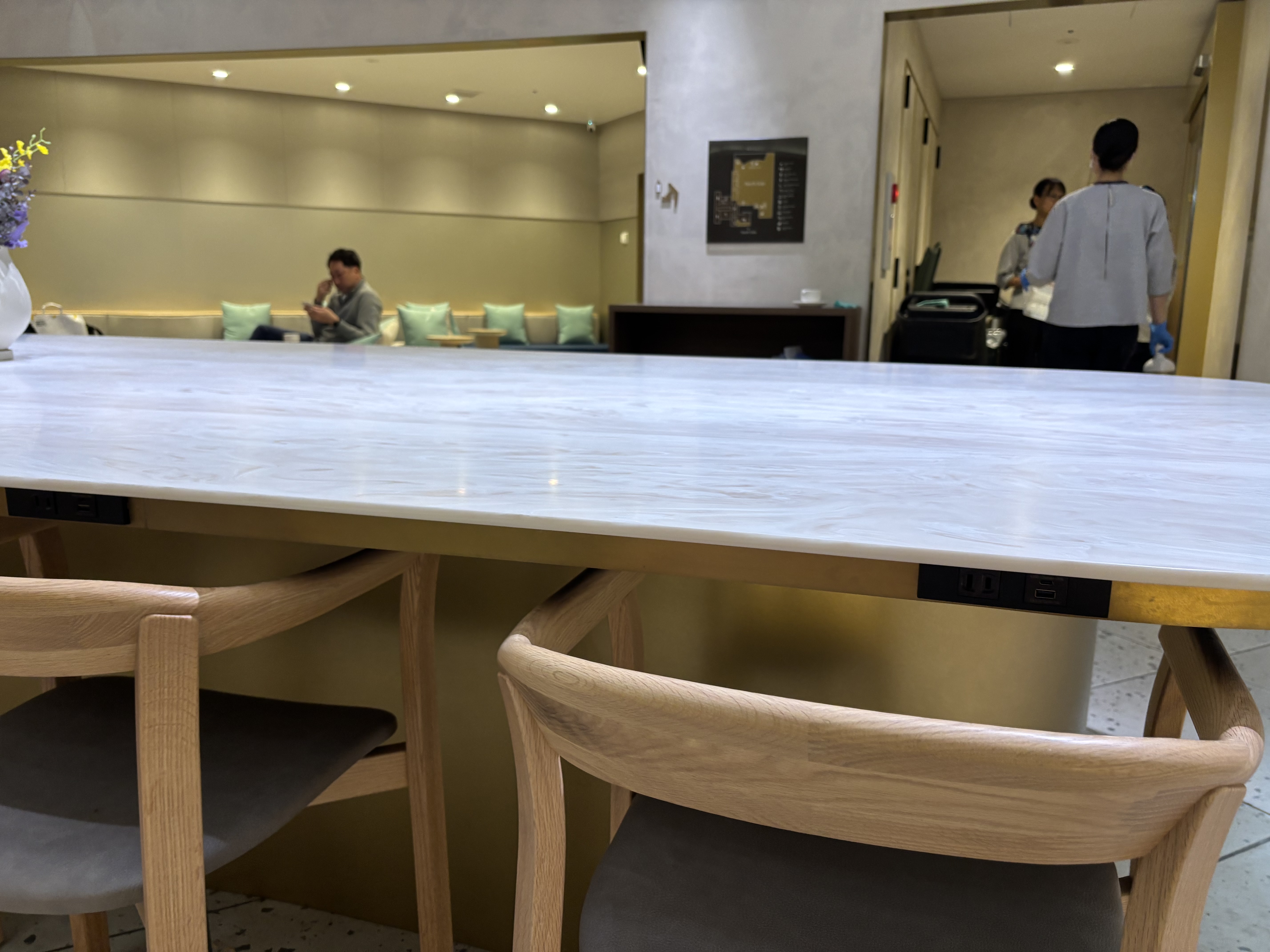 ���󥻥���դ��Υơ��֥�