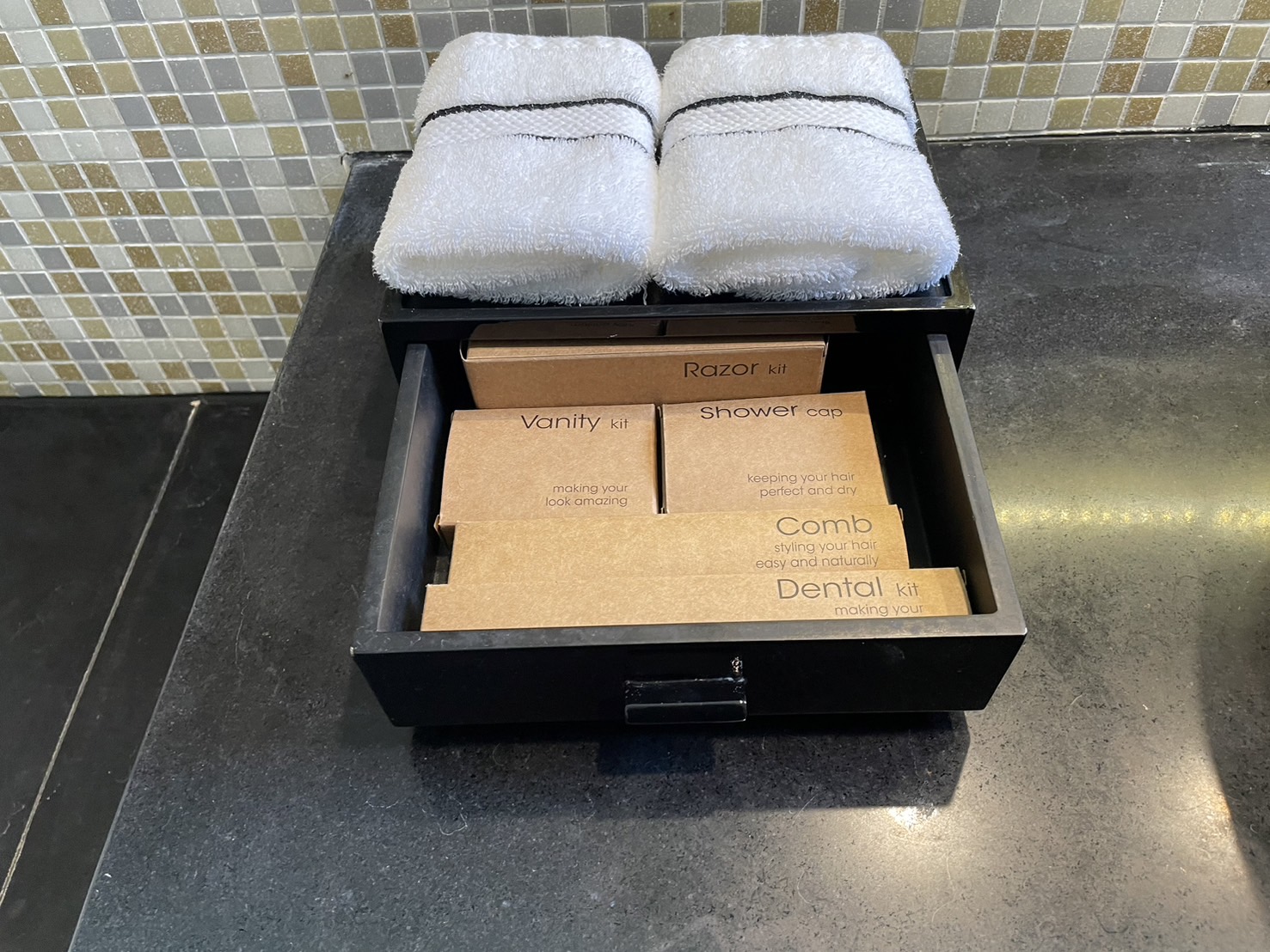 ����˥ƥ���