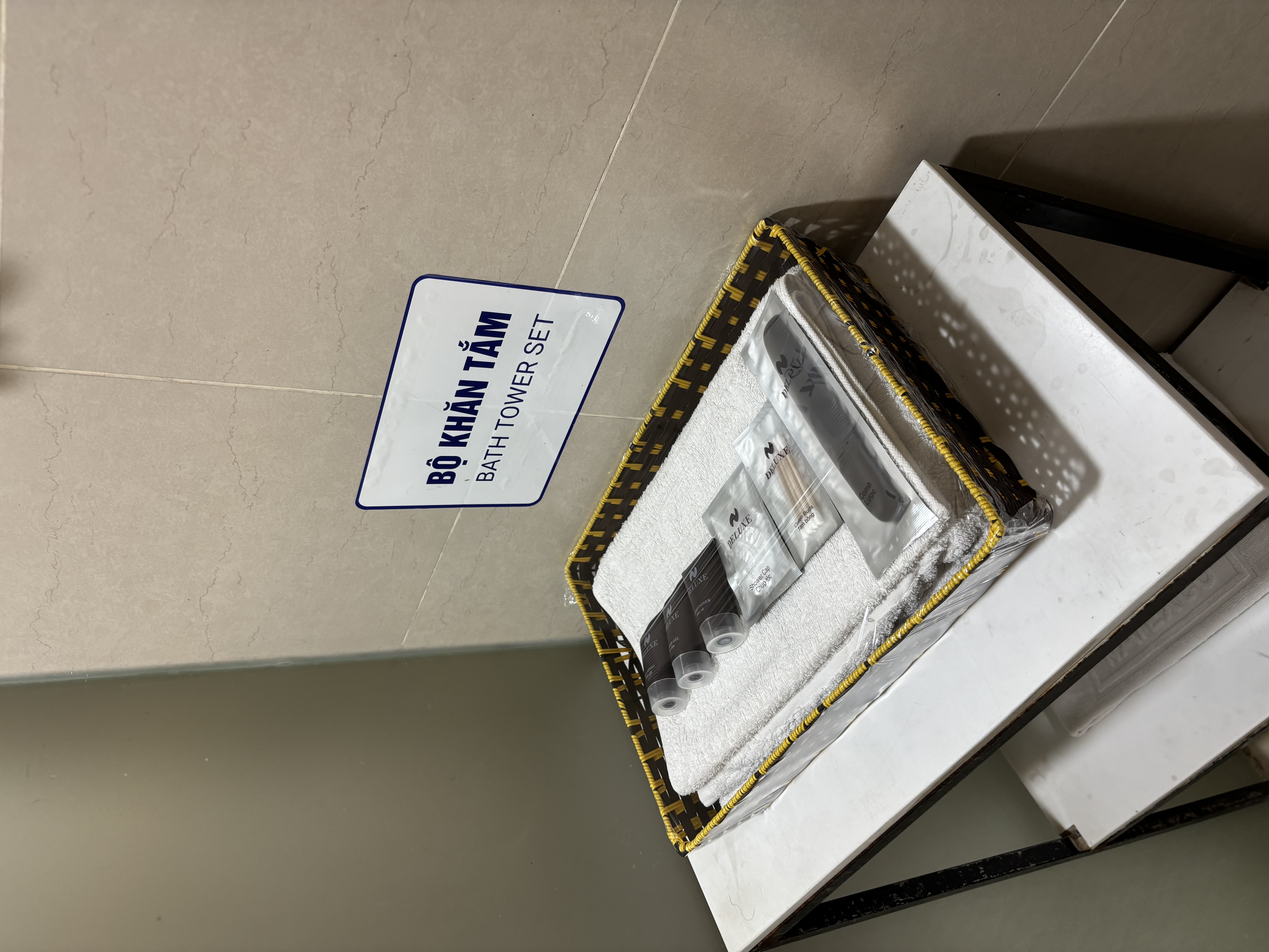 �����롦����˥ƥ���