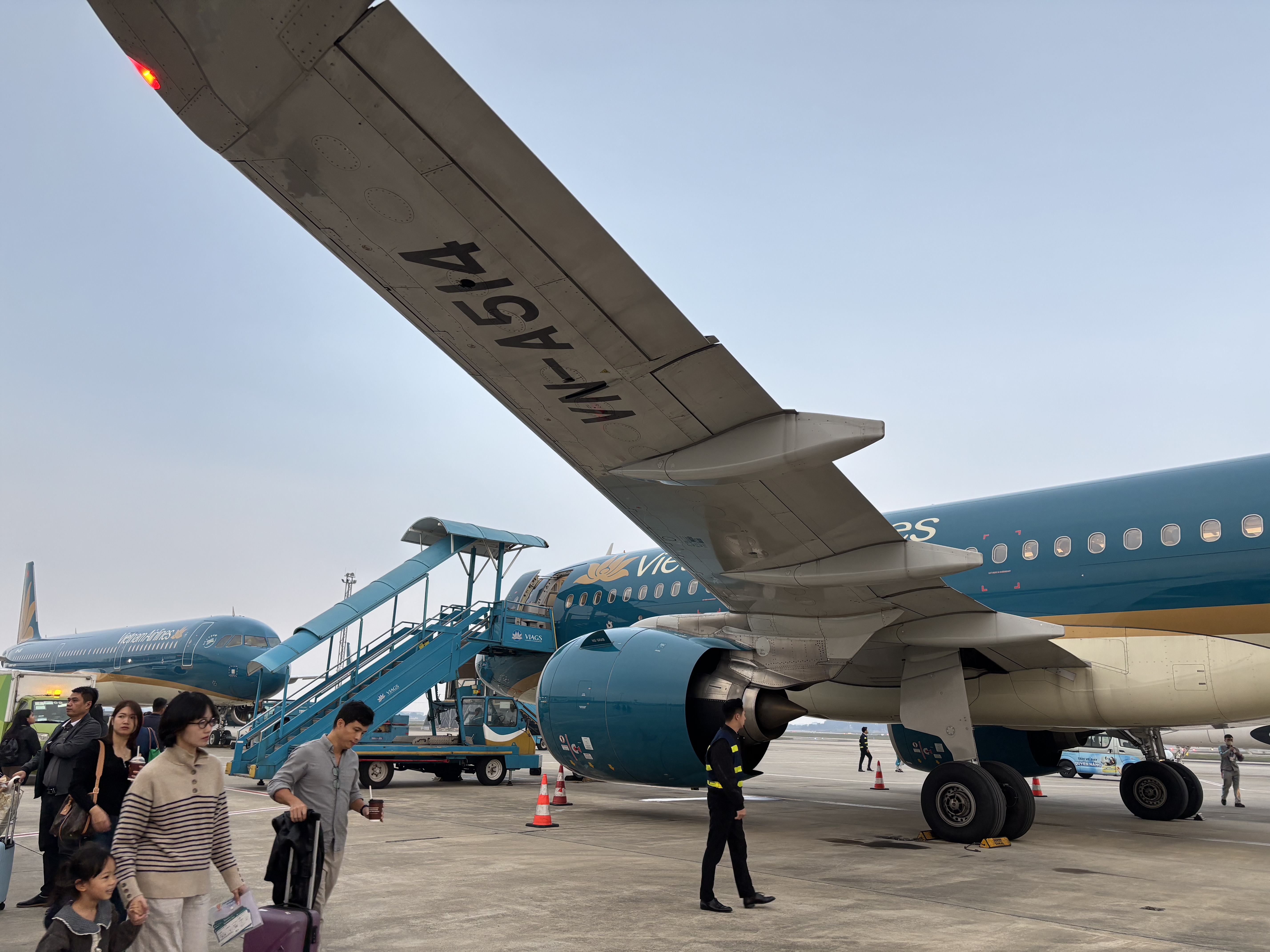 �����Ȥ�Ф��塢�Х��˾�ä����Ե��ޤǰ�ư���ޤ���