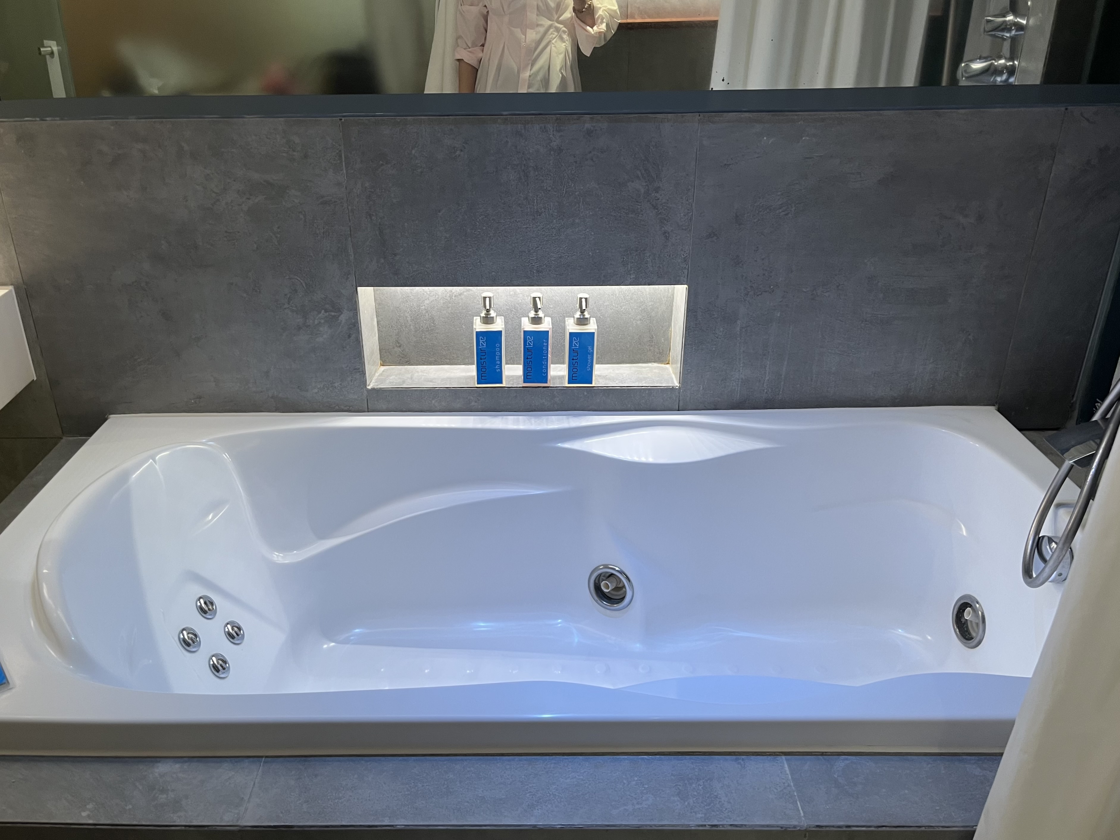 �W���O�W�[�E�o�X