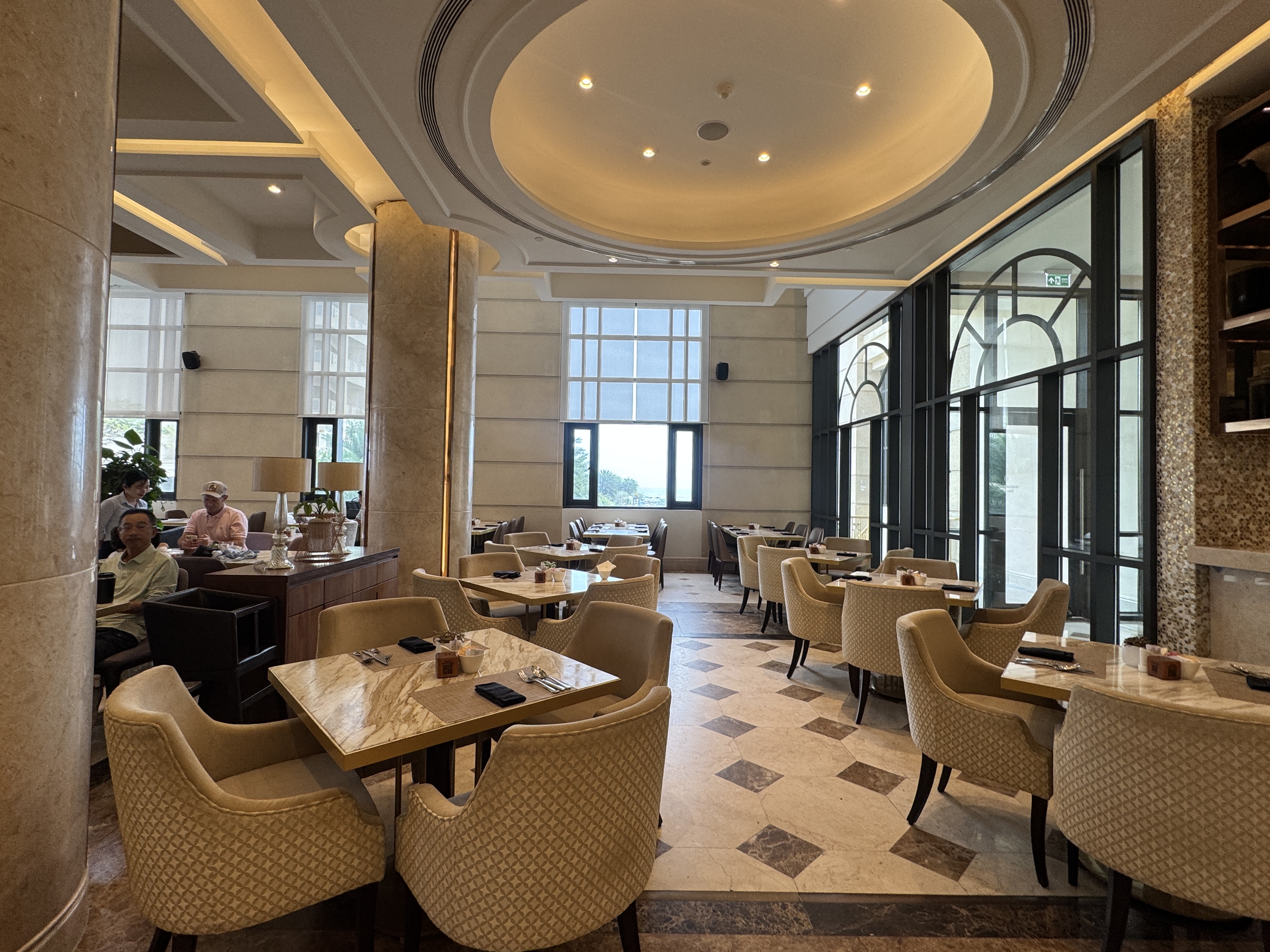 �ơ��֥���