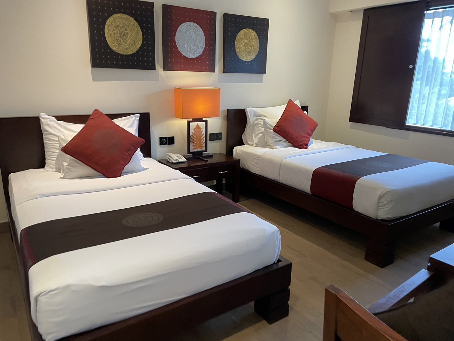 �x�b�h���[��