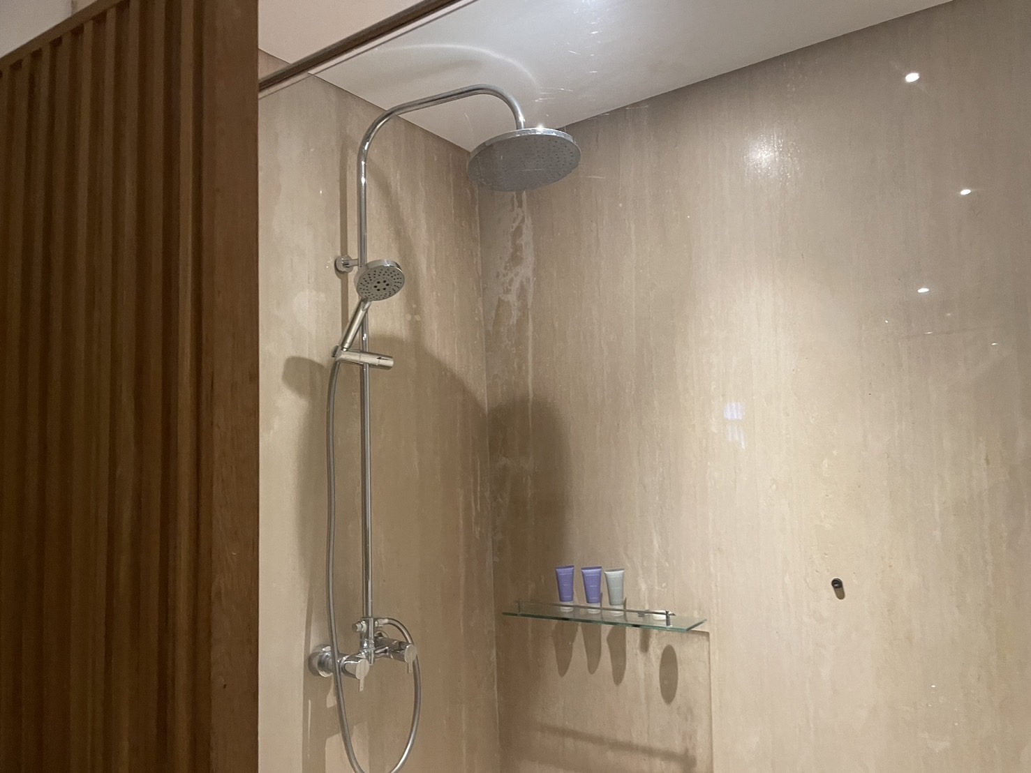 �V�����[�X�y�[�X