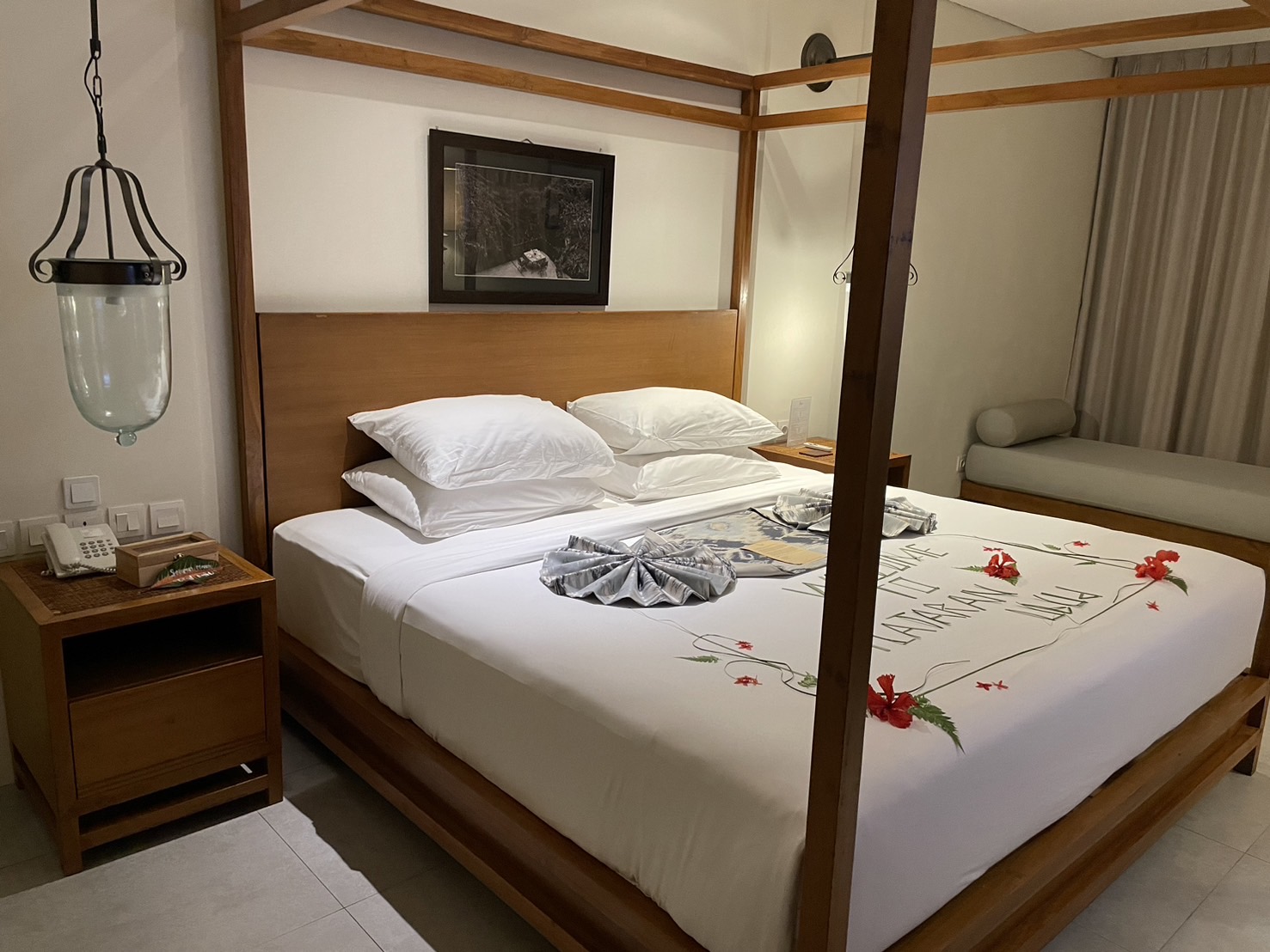 �x�b�h���[��