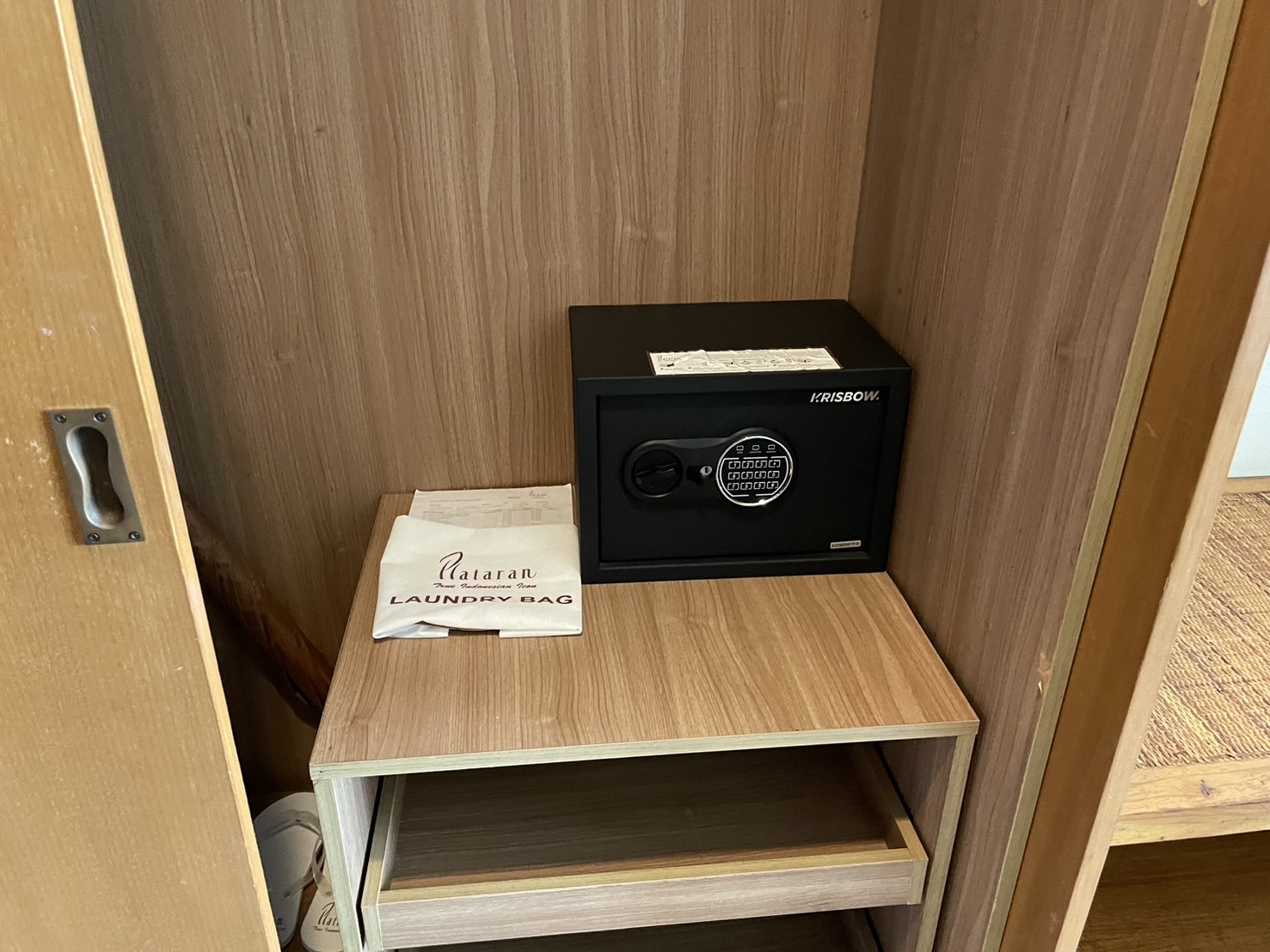 �Z�L�����e�B�{�b�N�X