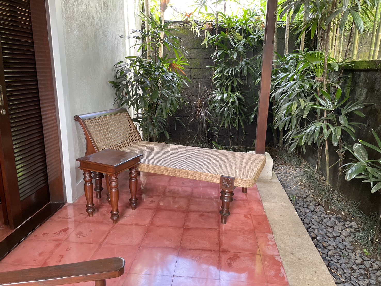 �o���R�j�[�X�y�[�X