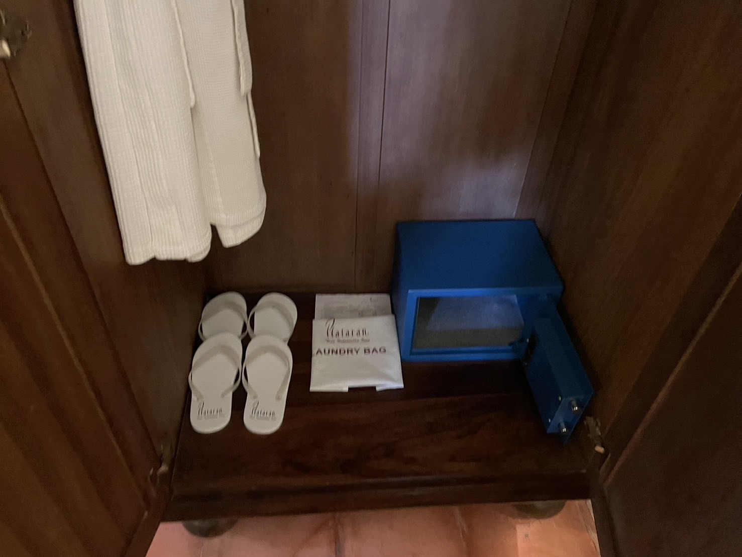 �Z�L�����e�B�{�b�N�X