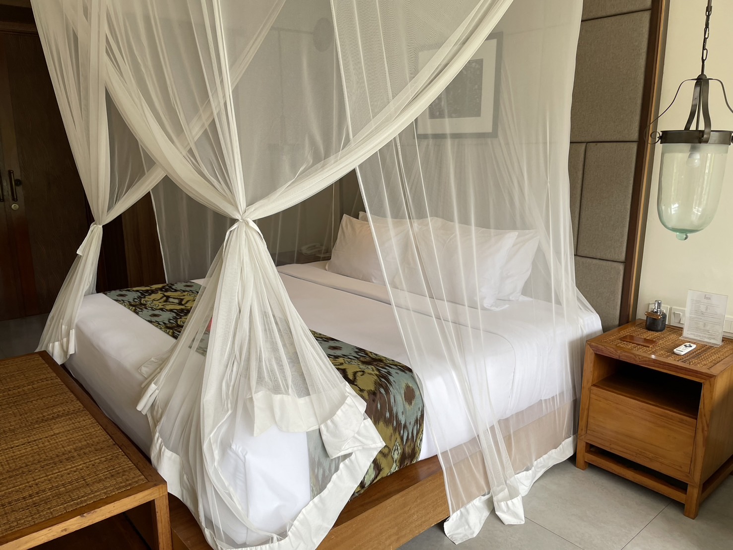 �x�b�h���[��