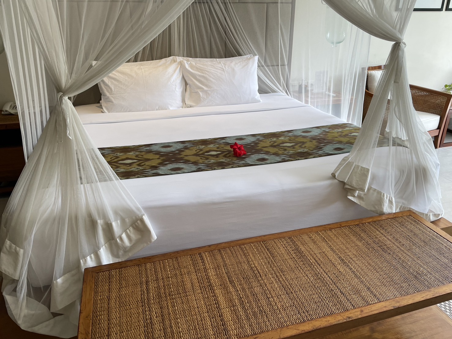 �x�b�h���[��