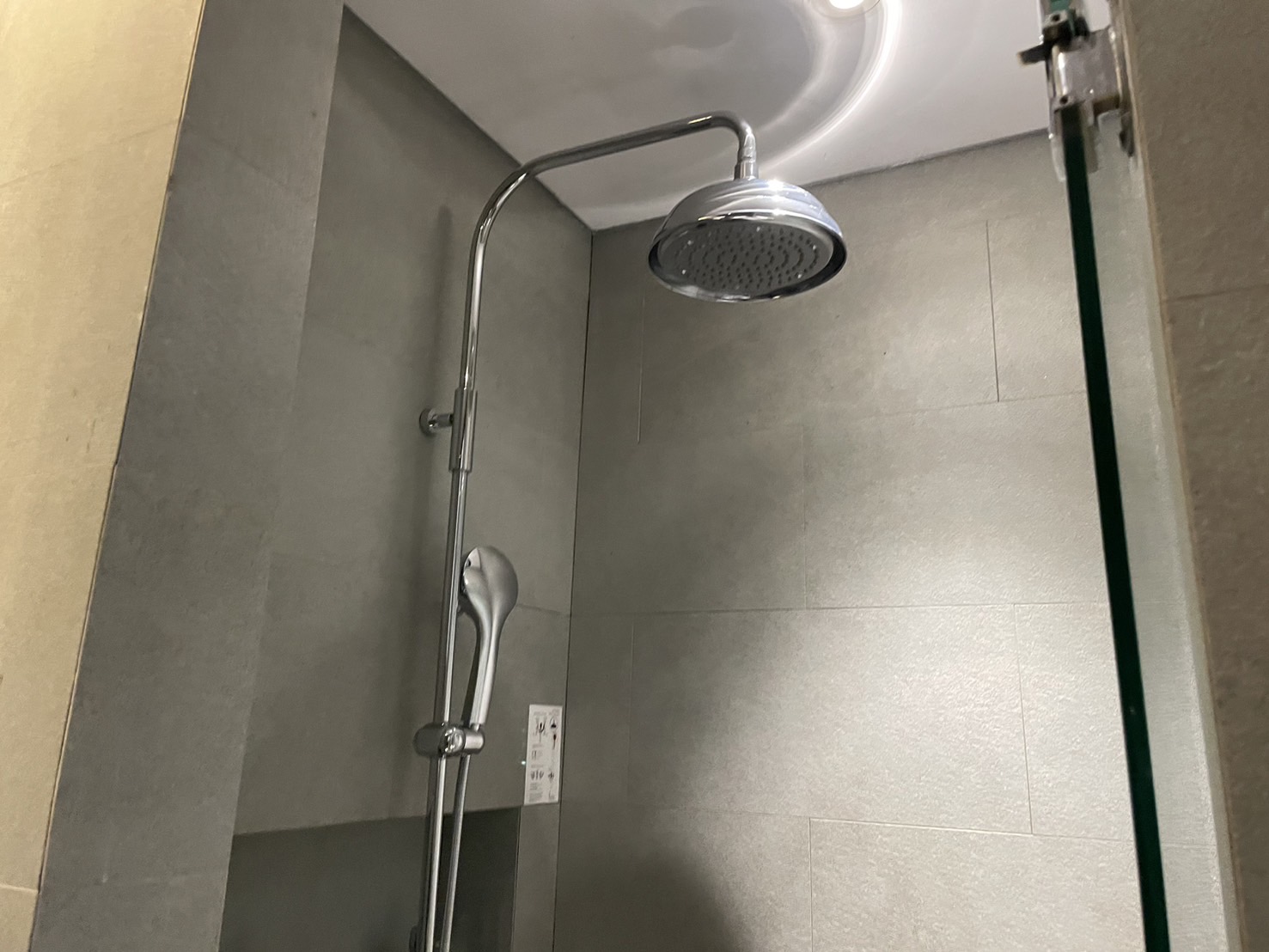 �V�����[�X�y�[�X