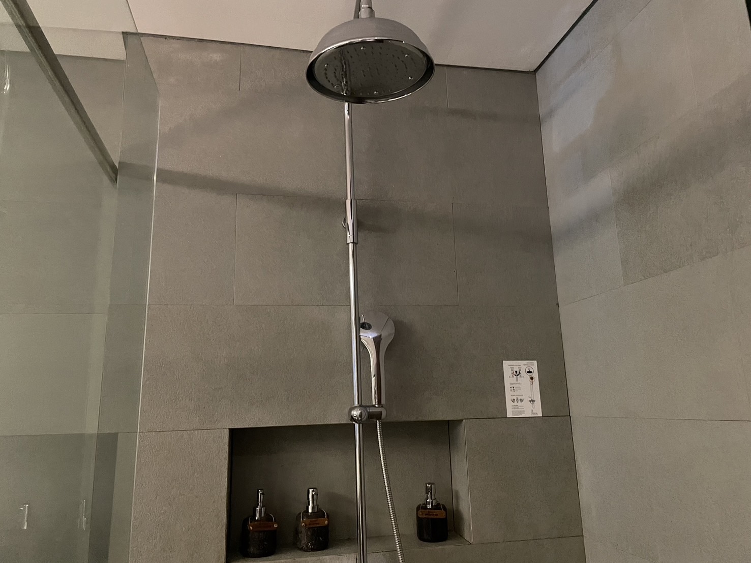 �V�����[�X�y�[�X