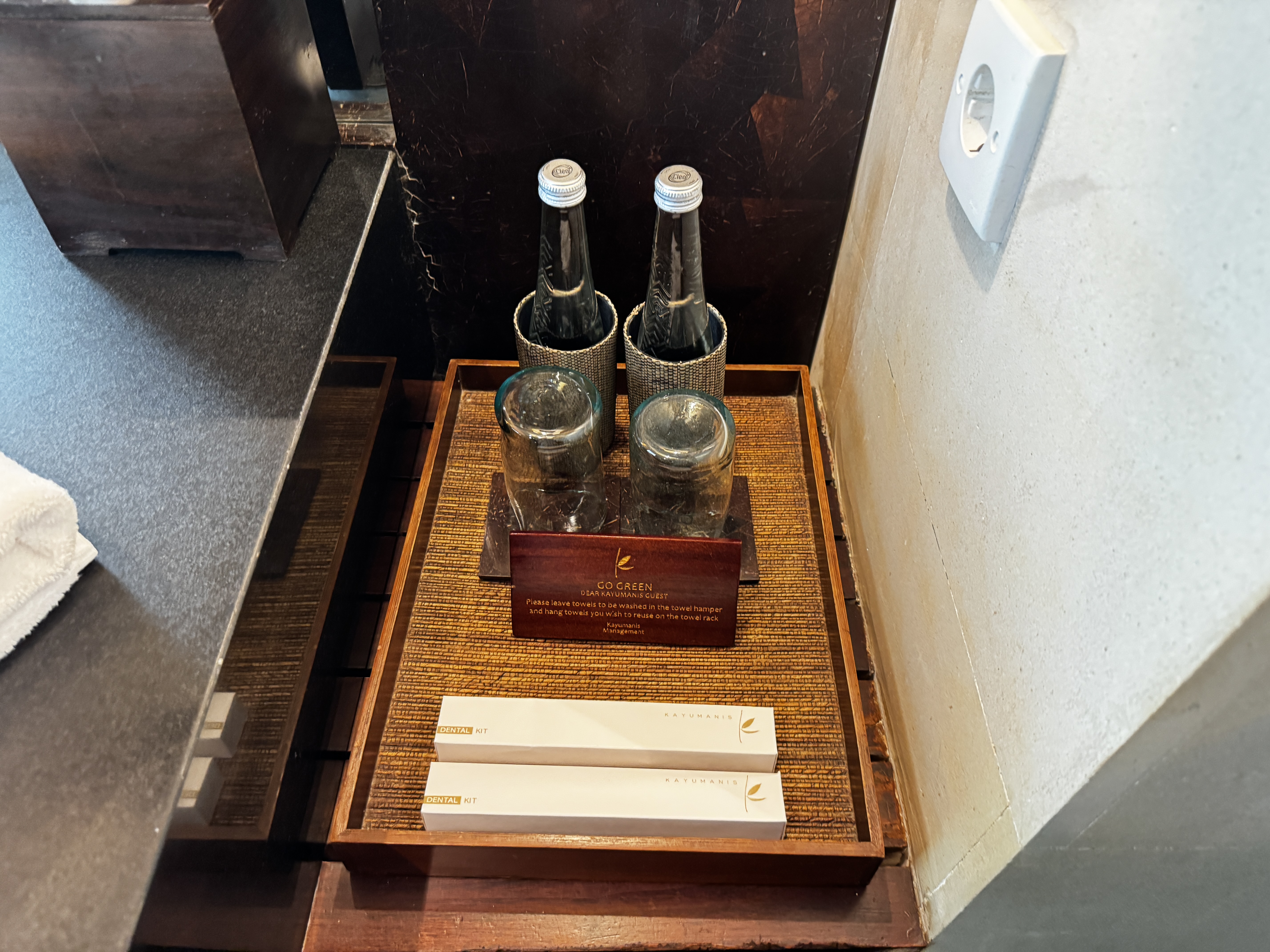 ���r���O���[���̃~�j�o�[��2�{�Ɛ��ʑ�̉��ɂ�2�{�A�v4�{�̃~�l�����E�H�[�^�[