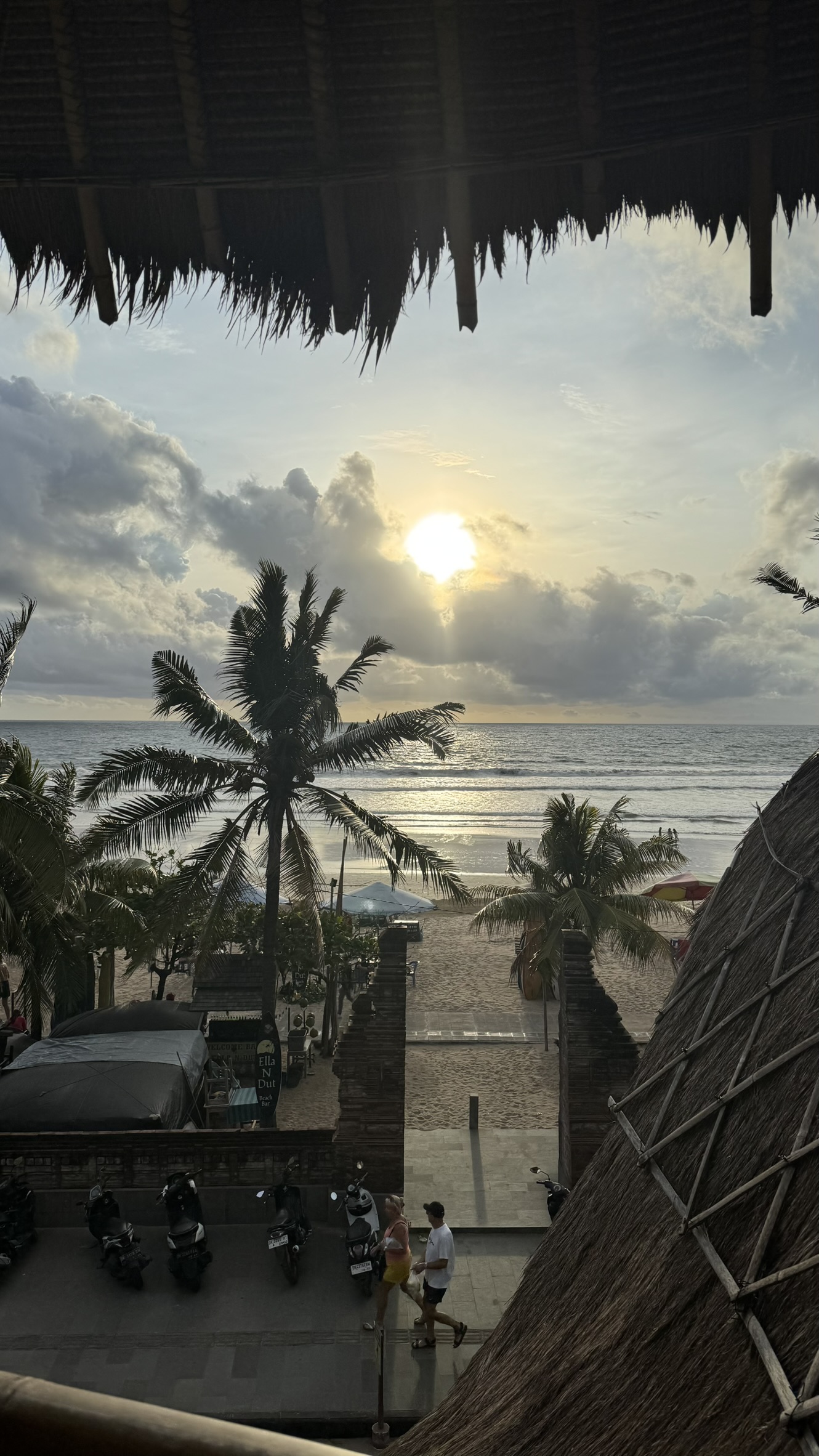 Azul Beach Club���猩����N�^�r�[�`