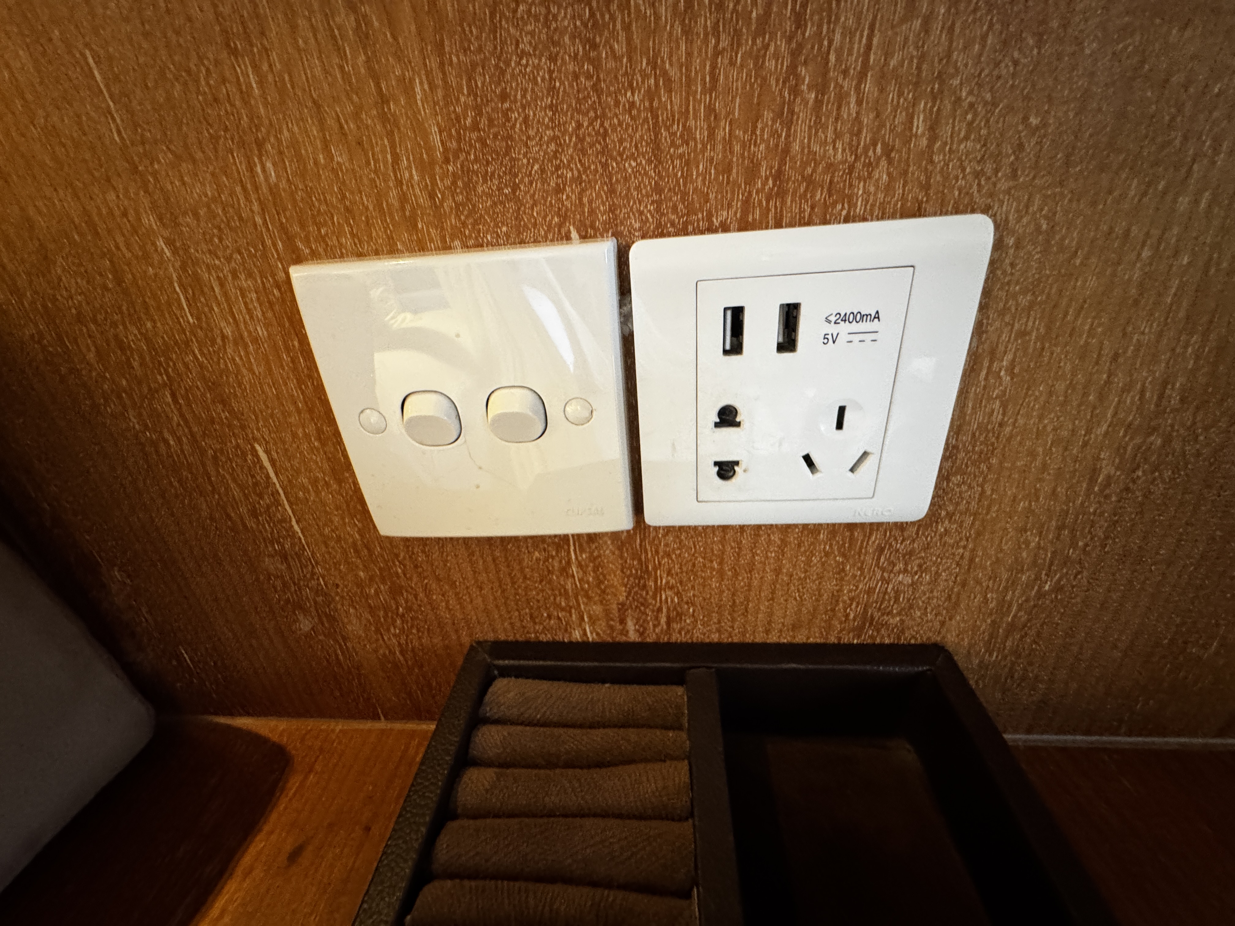 ���{�Ή���A�^�C�v��AUSEB�|�[�g���������܂��̂ŕϊ��v���O�����������������K�v�͂������܂���B