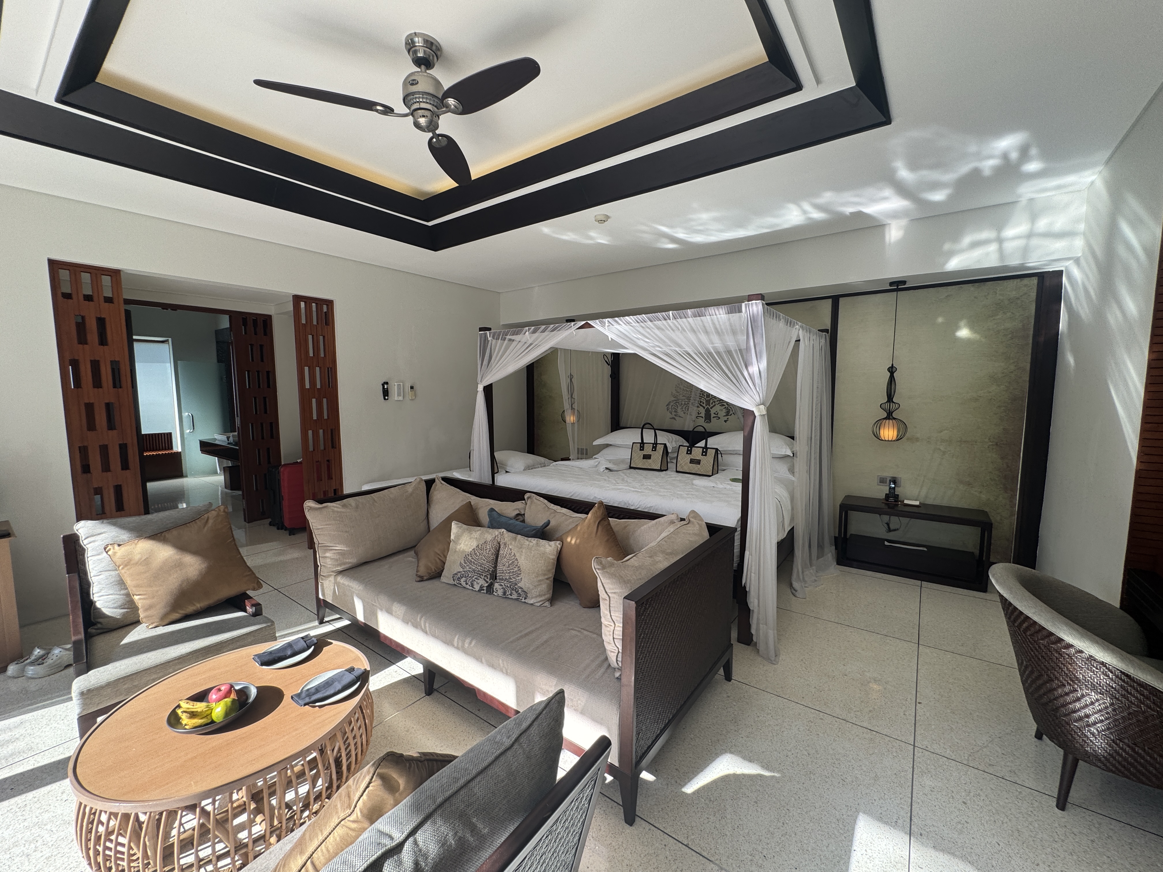 �X�y�[�X���L���̂ŃX�[�c�P�[�X�����Ă��S���������͂���܂���B